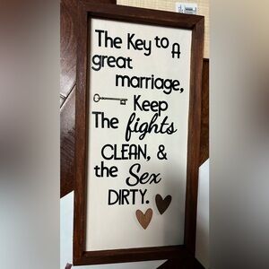 Wall Decor with Key and Heart Design